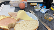 Tablett mit Mensaessen