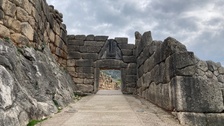 Weg durch alte Ruine