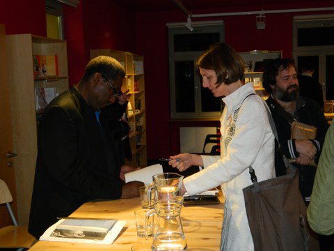 Foto während der Lesung von Gary Victor am 05.04.17 im Literaturhaus Villa Augustin Dresden