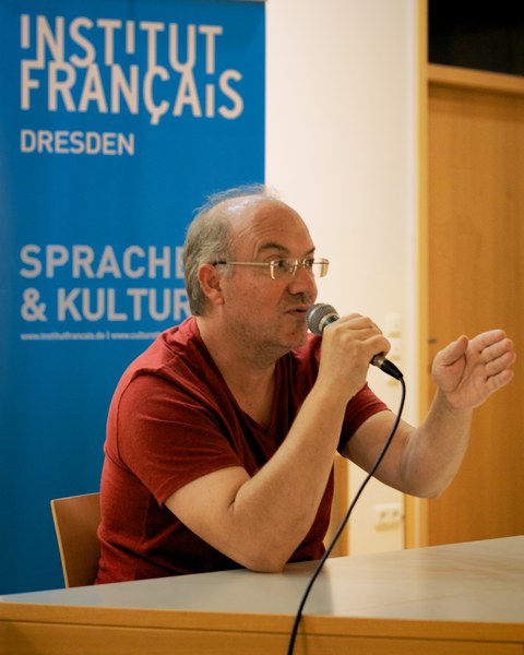 Alain Damasio in der Diskussion mit dem Publikum anlässlich seiner Lesung & Gespräch mit Milena Adam am 15.09.21