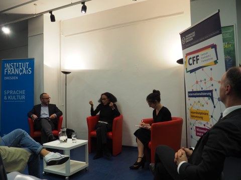Photo 26 on the occasion of the reading “Sanfte Debakel” (Gentle Debacle) – Reading & discussion with Yanick Lahens (Haiti) on October 7, 2021, at the Institut français Dresden.
