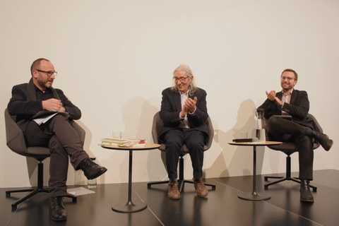 Foto 5 anlässlich von Lesung und Gespräch mit Boualem Sansal „Abraham oder Der fünfte Bund“ am 08.12.2022 in der Zentralbibliothek der Städtischen Bibliotheken Dresden. 