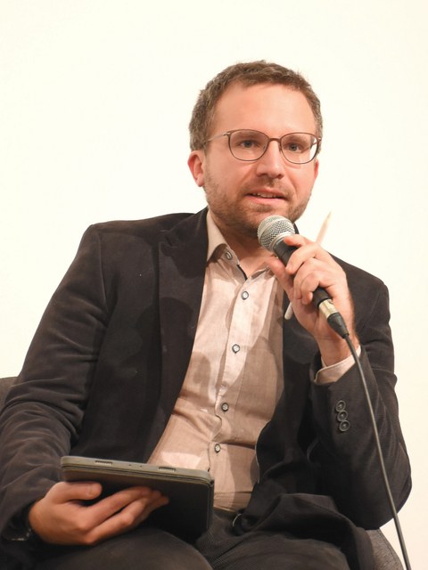 Foto 25 anlässlich von Lesung und Gespräch mit Boualem Sansal „Abraham oder Der fünfte Bund“ am 08.12.2022 in der Zentralbibliothek der Städtischen Bibliotheken Dresden. 