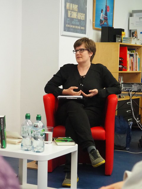 Foto 23 anlässlich von Lesung und Gespräch mit Fatima Daas / Buchvorstellung „Die jüngste Tochter“ am 08.05.2022 im Institut français Dresden.