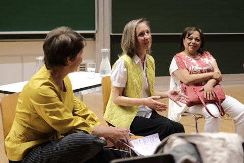 Fotoimpression Podiumsdiskussion „Liberté / Freiheit: Wissenschaft im Angesicht von Flucht, Vertreibung und Exil“ am 12. Mai 2022 anlässlich der Fotoaussstellung "Poser pour la liberté / Standing for freedom" vom 4. April bis 17. Mai 2022 an der TU Dresden