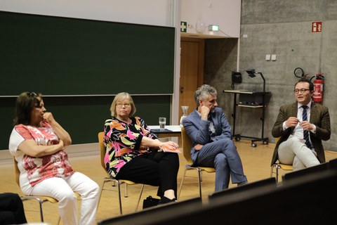 Fotoimpression Podiumsdiskussion „Liberté / Freiheit: Wissenschaft im Angesicht von Flucht, Vertreibung und Exil“ am 12. Mai 2022 anlässlich der Fotoaussstellung "Poser pour la liberté / Standing for freedom" vom 4. April bis 17. Mai 2022 an der TU Dresden