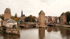 Photo on occasion of the Romance studies students' field trip to Strasbourg (France) from October 7 to 12, 2024; shown here: the Ponts couverts in Strasbourg, with Strasbourg Cathedral in the background.