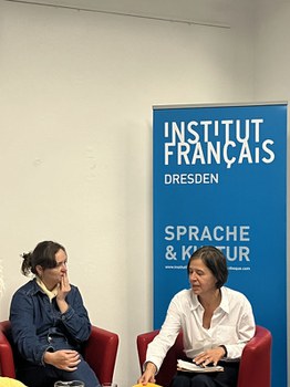 Foto 1 anlässlich der Lesung von Hélène Laurain: „Bis alles brennt“ am 23.10.2024 im Institut français Dresden.
