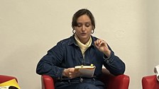 Foto 3 anlässlich der Lesung von Hélène Laurain: „Bis alles brennt“ am 23.10.2024 im Institut français Dresden.