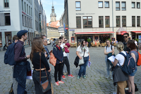 Foto anlässlich des Aufenthalts von Studierenden und Dozierenden des Instituts für Germanistik der Universität Straßburg in der Partnerstadt Dresden vom 25. bis 31. Mai 2025