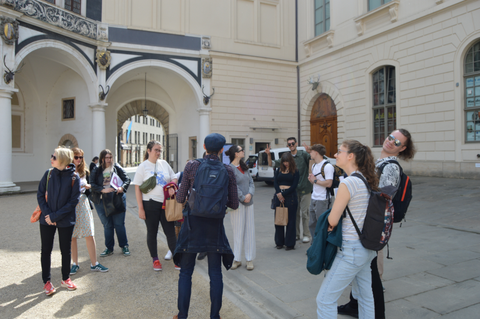 Foto anlässlich des Aufenthalts von Studierenden und Dozierenden des Instituts für Germanistik der Universität Straßburg in der Partnerstadt Dresden vom 25. bis 31. Mai 2025
