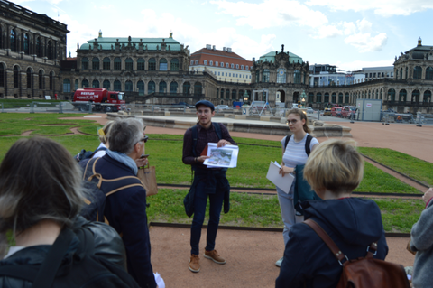 Foto anlässlich des Aufenthalts von Studierenden und Dozierenden des Instituts für Germanistik der Universität Straßburg in der Partnerstadt Dresden vom 25. bis 31. Mai 2025