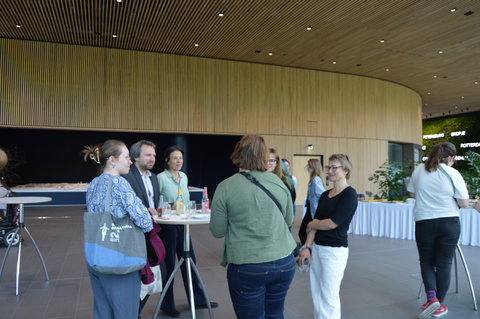 Foto anlässlich des Aufenthalts von Studierenden und Dozierenden des Instituts für Germanistik der Universität Straßburg in der Partnerstadt Dresden vom 25. bis 31. Mai 2025