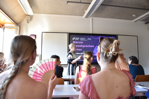 Foto 2 anlässlich des Workshops „Warum Fremdsprachen lernen mit/durch/trotz KI?“ von JProf. Dr. Anne-Marie Lachmund & Dr. Torsten König im Rahmen der Dresdner Lange Nacht der Wissenschaften am 26.06.2026 an der TU Dresden.