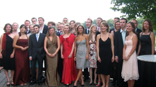 Foto der Alumni des Jahrgangs IB 2004 (2007)