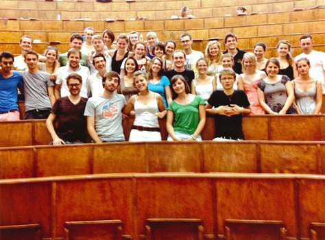 Foto der Alumni des Jahrgangs IB 2009 (2012)