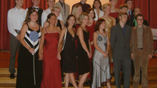 Foto der Alumni des Jahrgangs IB 2000 (2003)