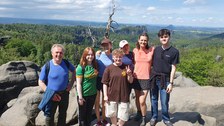 Gruppe Studierender auf dem Carolafelsen