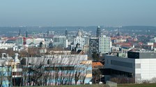  Das Bild zeigt das Panorama des dresdner Campusgeländes aus der Ferne