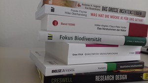 Bücher gestapelt