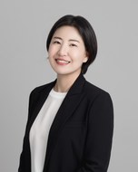 Portrait photo of Sanga Kim