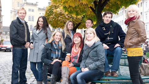 Studierende auf dem Zittauer Markt