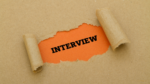 Text "Interview" auf Papier