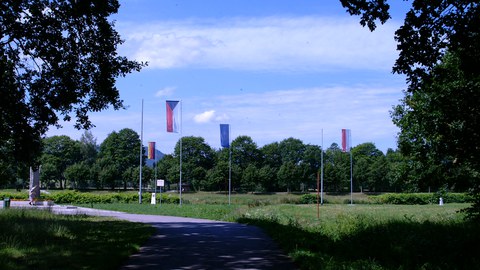 Fahnen am deutsch-polnisch-tschechichen Dreiländereck nahe Zittau