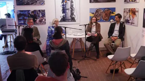 Podiumsdiskussion mit Professor Scholz und weiteren Diskutanten in der Görlitzer Galerie Brüderstraße