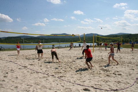 Studierende am Strand Olbersdorfer See