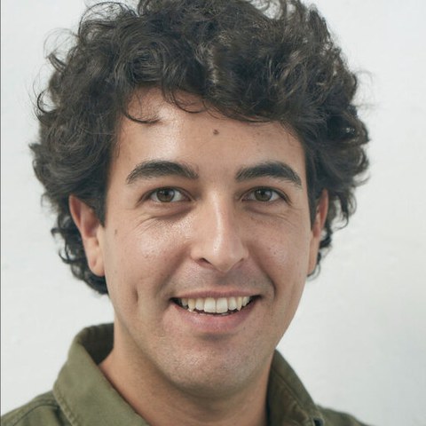  Nicolás Hinrichs