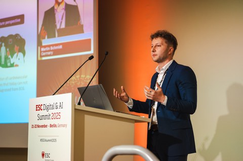 Award presentation of ecgXfusion