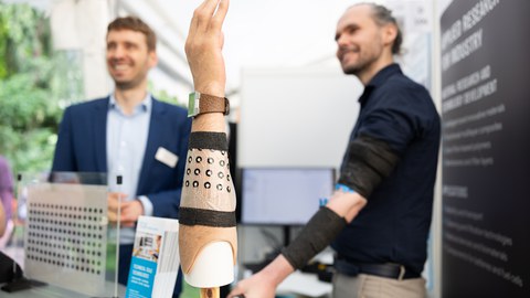 Isi-Care EMG-Manschette auf dem Innovationstag 2026