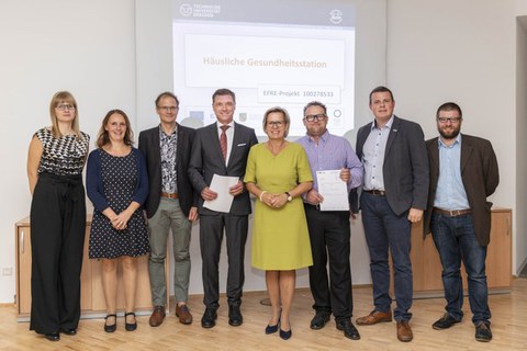 Übergabe des Förderbescheides „Häusliche Gesundheitsstation“ (EFRE-FIAG)