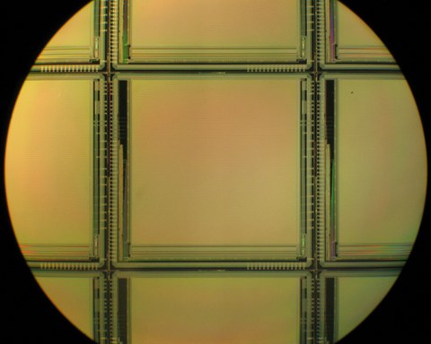 ein N128-Chip auf dem Wafer (Ausschnitt)