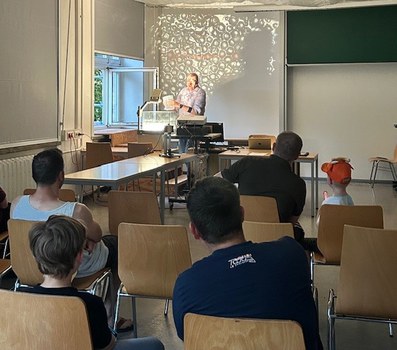 Prof. J. Czarske "magical acquarium" Experiment