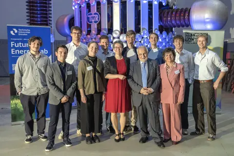 Gruppenfoto mit Studenten