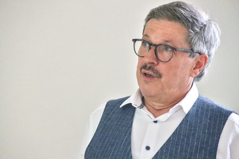 Dr. Matthias Heinze von InfraTec GmbH berichtet über die Erlebnisse und Technischen Entwicklung im Gebiet der IR-Messtechnik mit Prof. Dr. Ludwig Walter