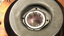 Ein indirekter thermischer Verdampfer mit Keramiktiegel