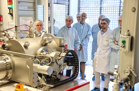 Labortour im Vakuumlabor bei der SciaMill anlage