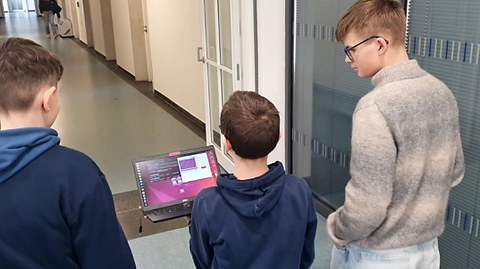 Funk-Messungen mit Hardware-Demonstrator zur Erzeugung sicherer Schlüssel (indoor)