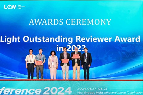 Light Outstanding Rewiever award 2023 Czarsk