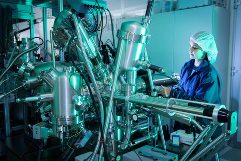 forlab-natalie_laboratory_-_photo-andre-wirsig.jpg