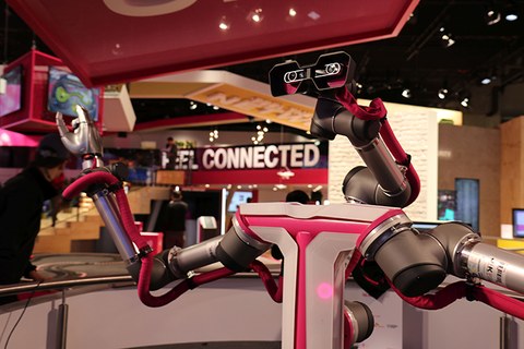 Der Zweiarmroboter, den das 5G Lab Germany auf dem Mobile World Congress 2017 in Barcelona präsentiert hat.