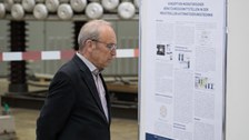 Posterausstellung in der Hochspannungshalle