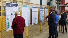 Posterausstellung in der Hochspannungshalle