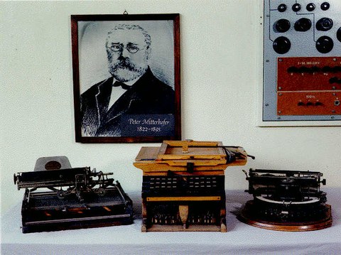 3 historische Schreibmaschinen
