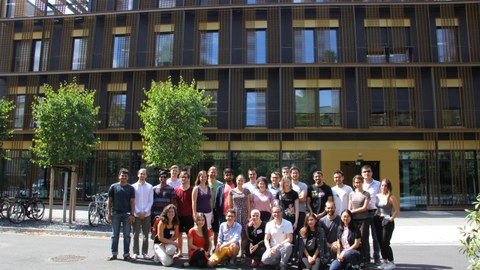 group photo with participants summer school 