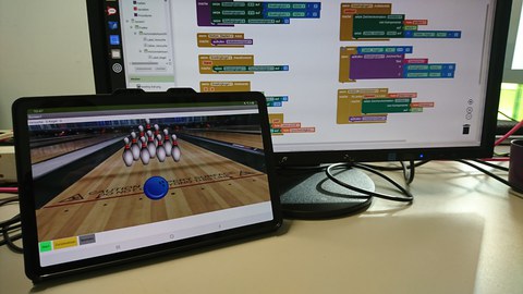 Display und Monitor mit Lehrinhalten aus dem Projekt EduInf  