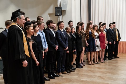 Absolventen zur Verabschiedung am 26.01.2019 im historischen Ballsaal des Quality Hotel Plaza Dresden